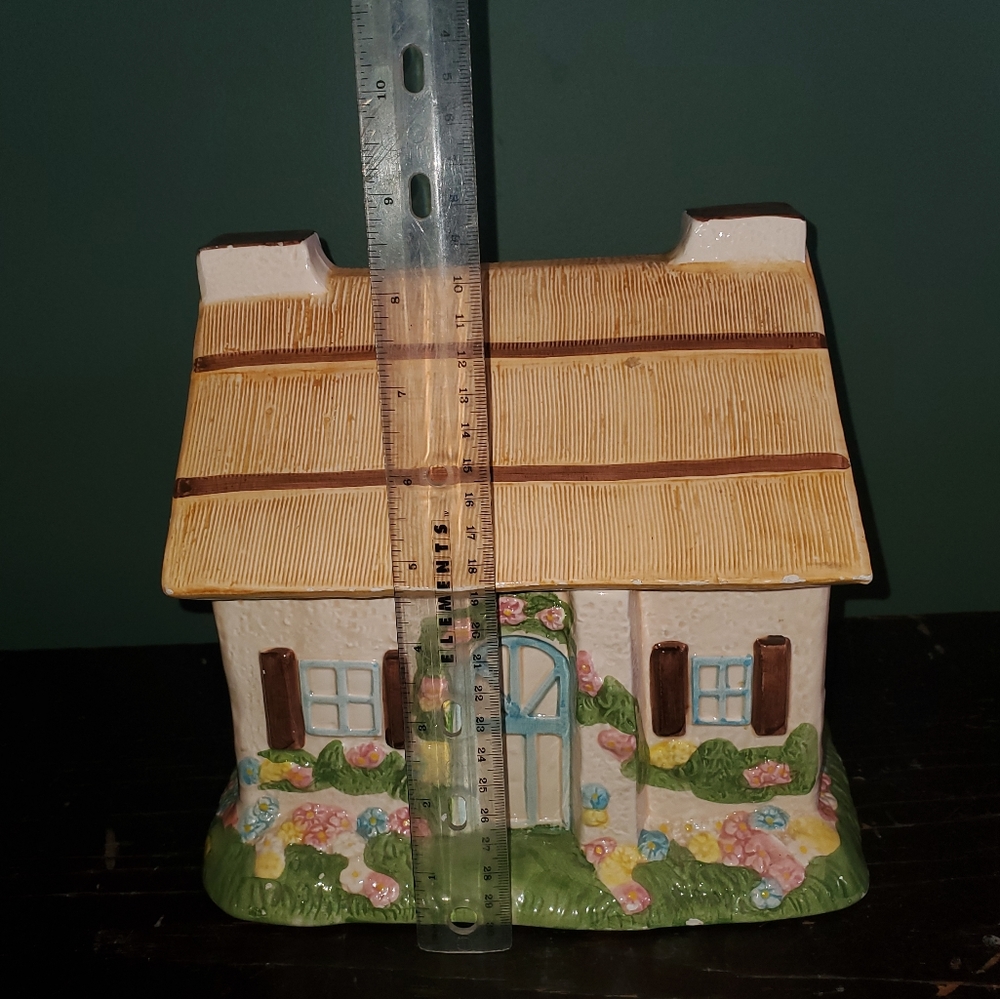 Vintage Cottage Cookie Jar - Picture 12 of 15